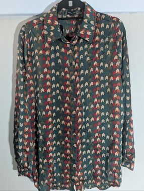 PrettyLittleThing Green Shirt with Red & Cream Chevron Accents Size 14